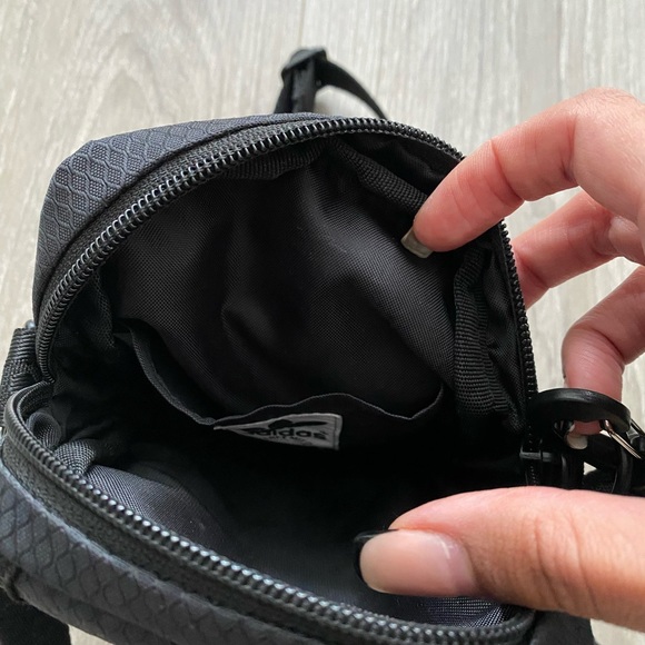 Adidas unisex utility festival crossbody bag - Picture 8 of 13